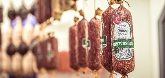 Salami und Rohwürstchen